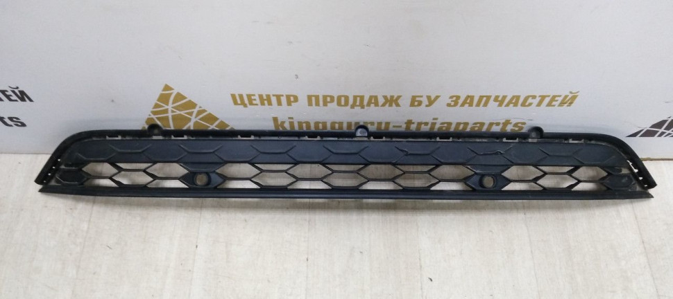 Решетка переднего бампера Volkswagen Tiguan 2 дорест 17-20 oem 5NA853677A