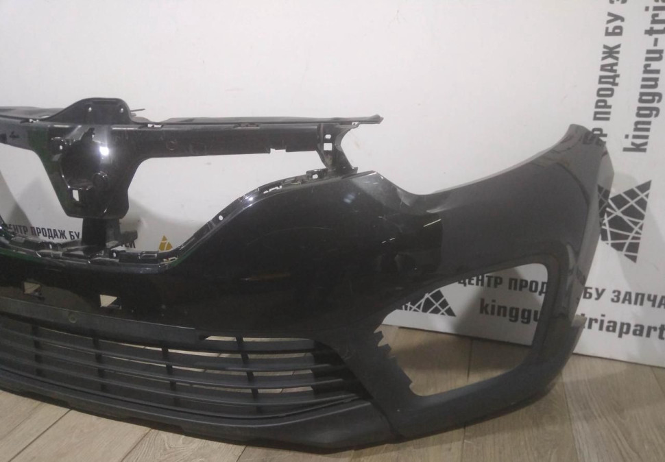 Бампер передний бу Renault Kaptur OEM 620222180R