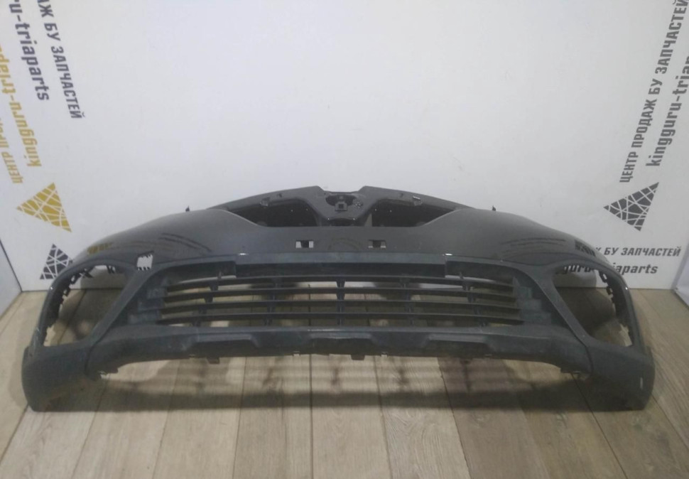 Бампер передний бу Renault Kaptur OEM 620222180R