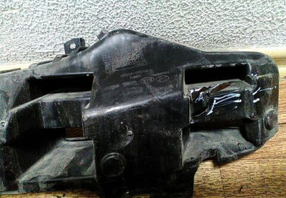 Абсорбер переднего бампера Kia Rio 4 рестайл трещины oem 865804y500 Абсорбер переднего бампера Kia Rio 4 рестайл трещины oem 865804y500