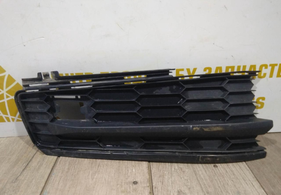 Решетка переднего бампера левая бу Skoda Kodiaq OEM 565807367