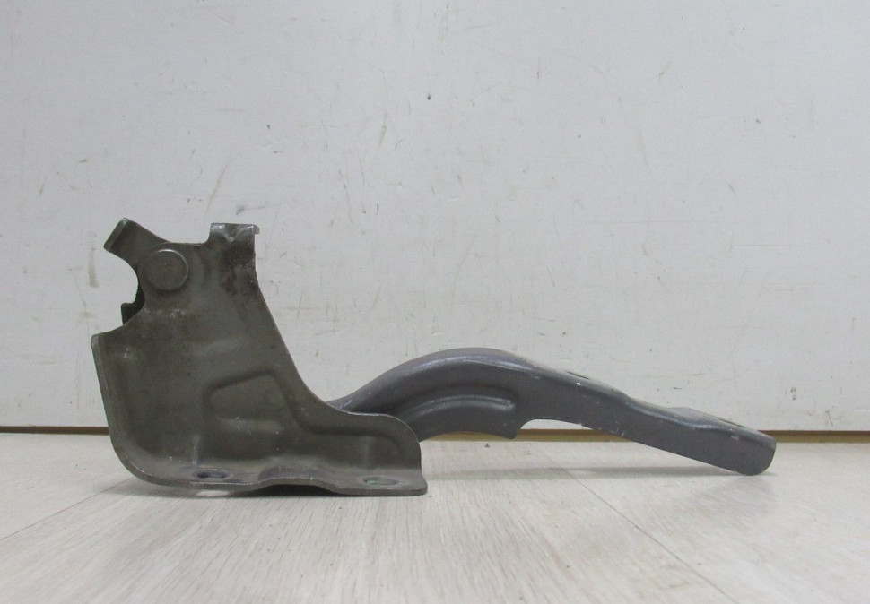 Петля капота правая Kia Rio 4 oem 791204Y000 Петля капота правая Kia Rio 4 oem 791204Y000