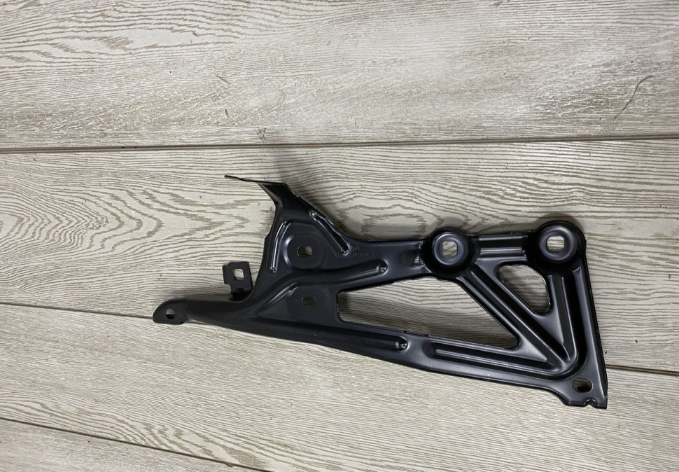 Кронштейн крыла правый BMW X2 F39 OEM 7431008