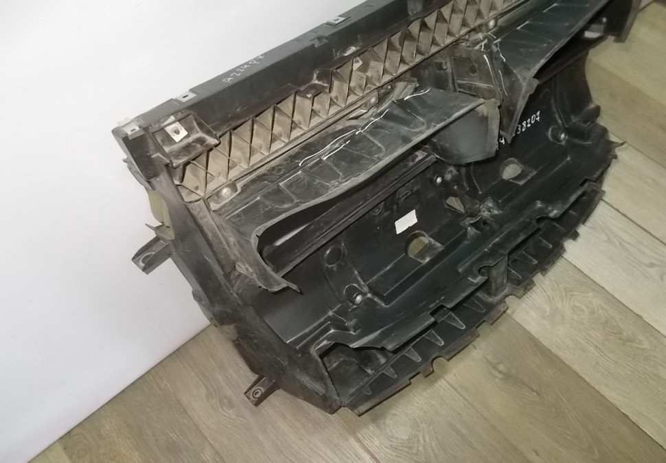 Воздуховод радиатора бу BMW 2 F45 OEM 51747338207 Воздуховод радиатора бу BMW 2 F45 OEM 51747338207