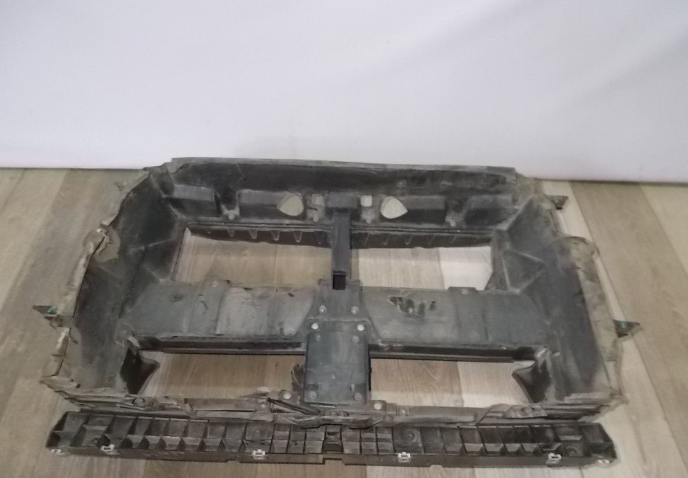 Воздуховод радиатора бу BMW 2 F45 OEM 51747338207 Воздуховод радиатора бу BMW 2 F45 OEM 51747338207