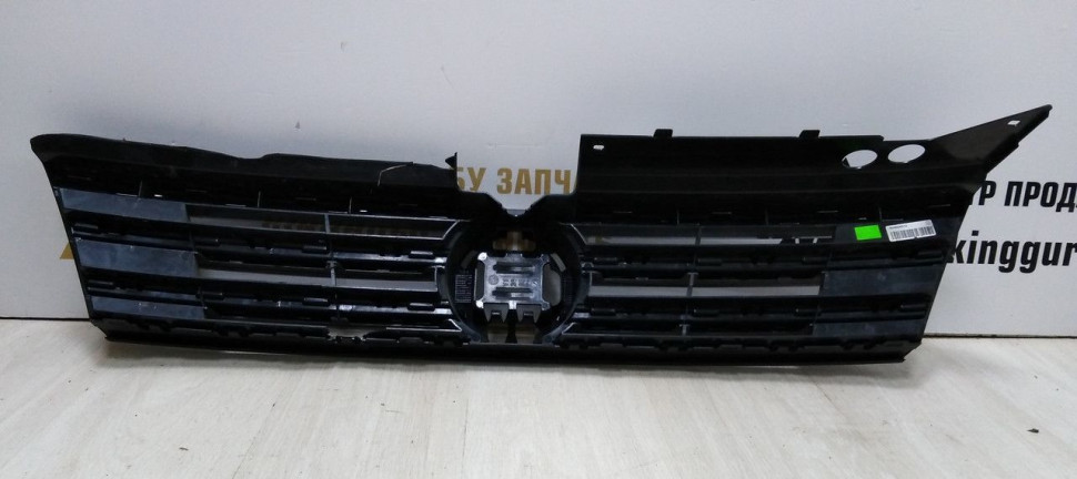 Решетка радиатора Volkswagen Tiguan 2 дорест 16-20 oem 5NA853653B