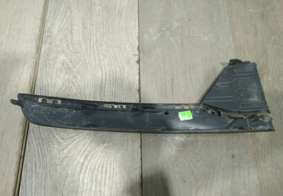 Решетка бампера левая бу Skoda Rapid рестайлинг OEM 5JA807681B