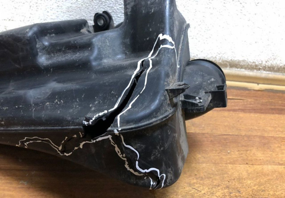 Корпус воздушного фильтра Daewoo matiz  (06>) oem 96990695(слом.1креп.)(трещина) (скл-3)