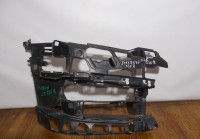 Кронштейн переднего бампера правый бу BMW 5 G30 OEM 51117385346