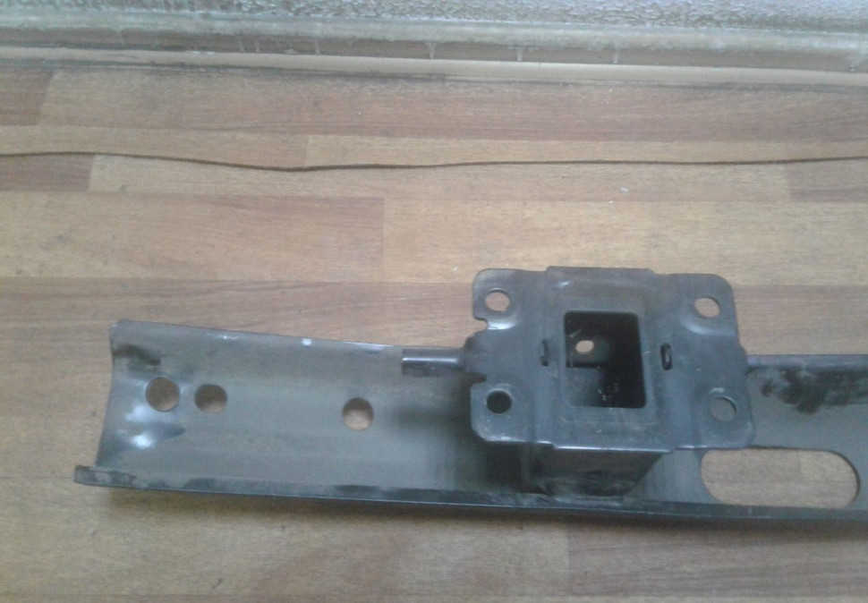 Усилитель заднего бампера Volkswagen Transporter T5 oem 7h0807305(скл-3) Усилитель заднего бампера Volkswagen Transporter T5 oem 7h0807305(скл-3)