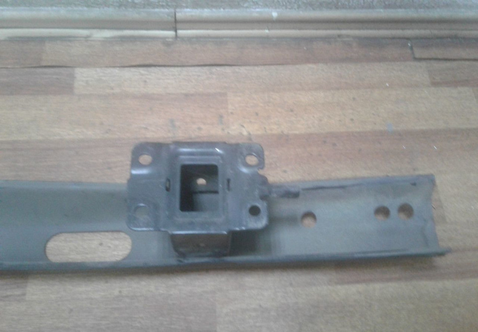 Усилитель заднего бампера Volkswagen Transporter T5 oem 7h0807305(скл-3) Усилитель заднего бампера Volkswagen Transporter T5 oem 7h0807305(скл-3)