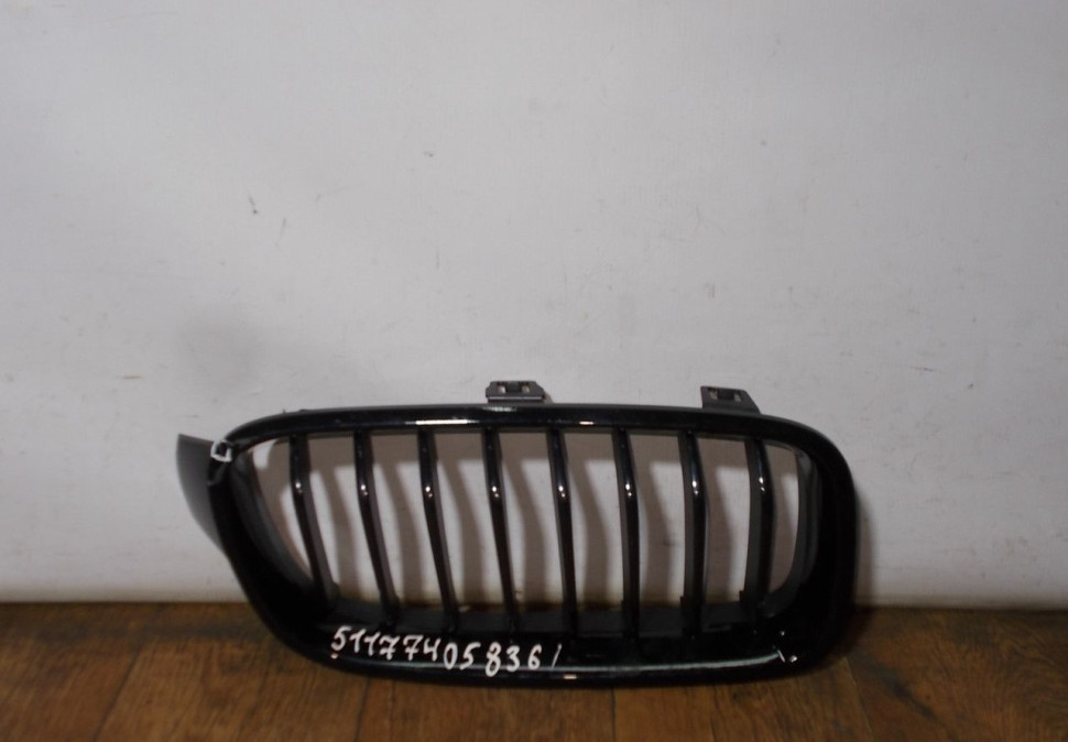 Решетка радиатора правая бу BMW 3 F30 OEM 51177405836