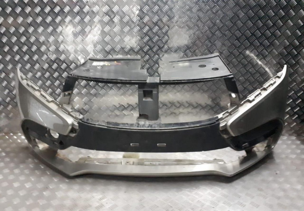 Бампер передний Lada X-Ray oem 620228136R