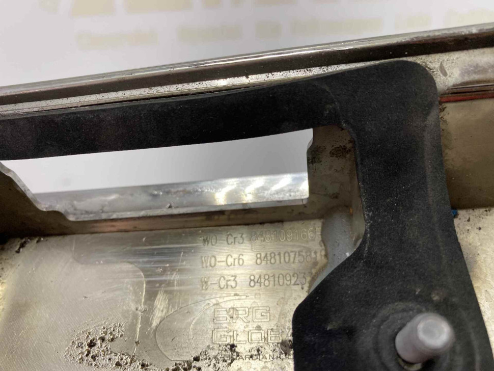 Молдинг крышки багажника Nissan Terrano D10 OEM 848109166R Молдинг крышки багажника Nissan Terrano D10 OEM 848109166R