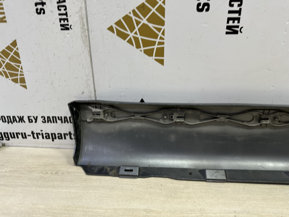 Порог левый бу Skoda Yeti OEM 5L0853855B Порог левый бу Skoda Yeti OEM 5L0853855B