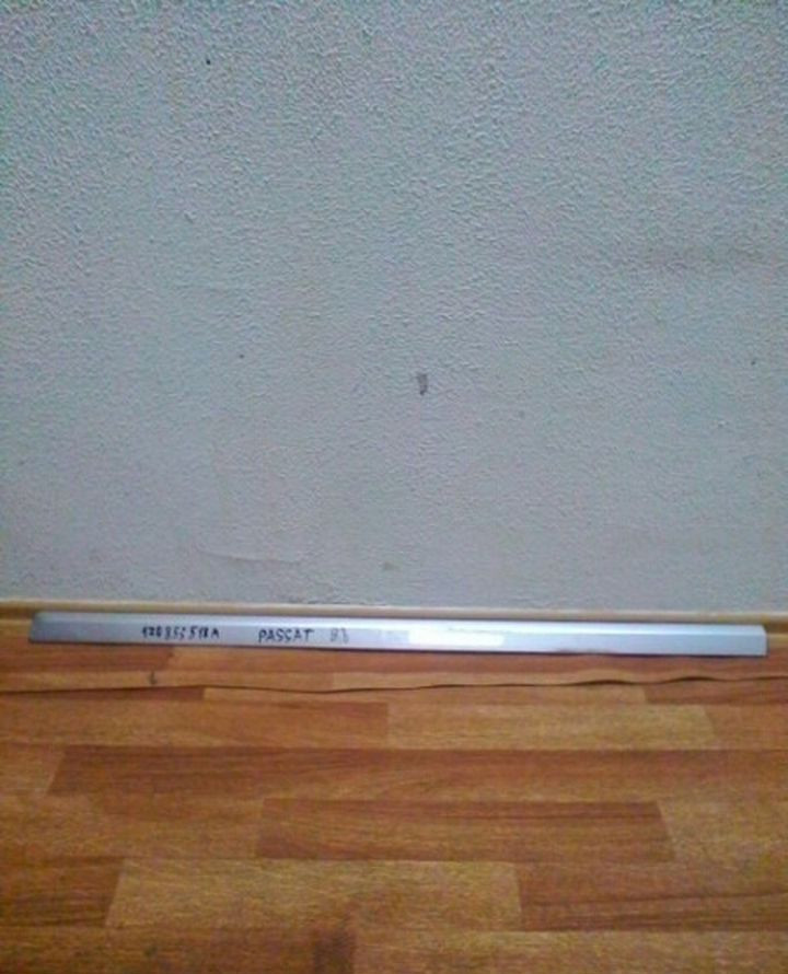 Молдинг двери передний правый Volkswagen Passat B8 OEM 1Z0853518A