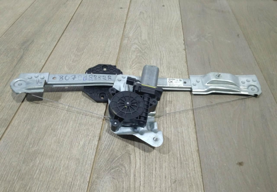 Стеклоподъемник двери передний левый бу Renault Logan 2 OEM 807213282R