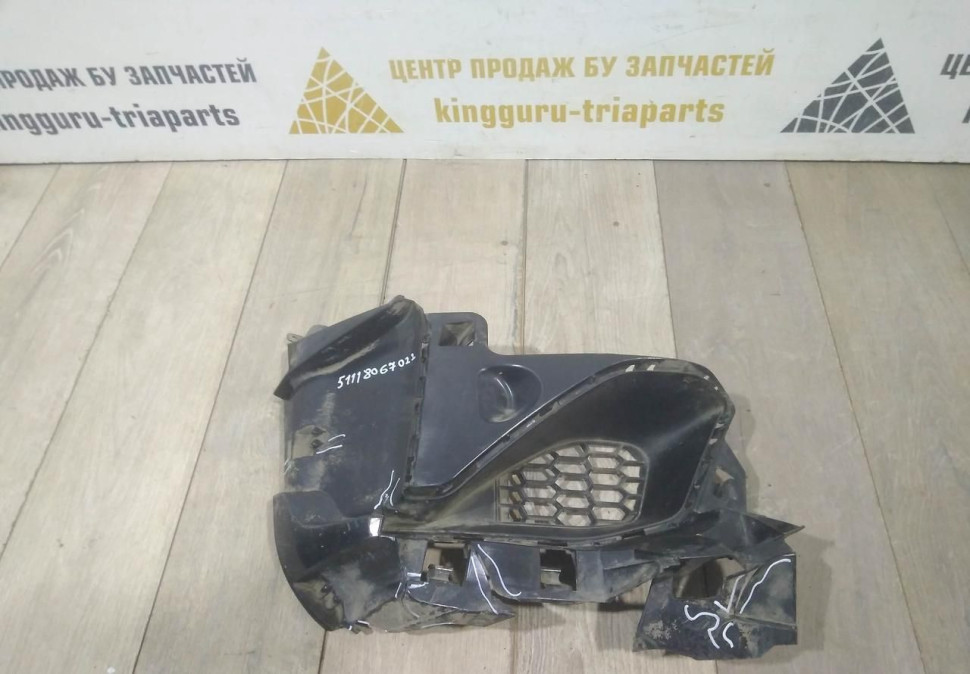 Вставка переднего бампера правая бу BMW 2M F87 OEM 51118067022