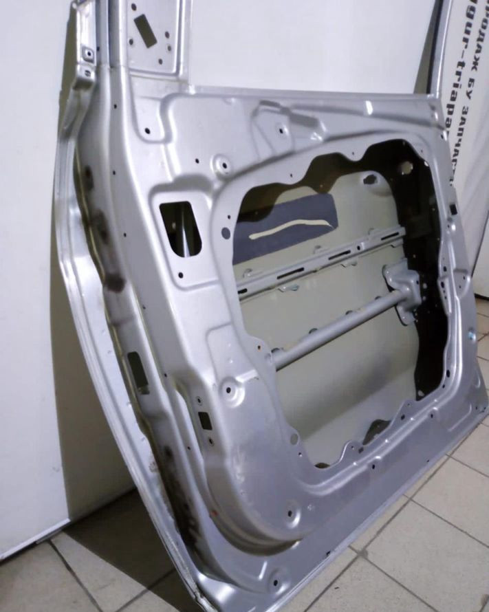 Дверь передняя правая Hyundai Santa Fe 3 12-18 oem 760042W000 (скл-3)