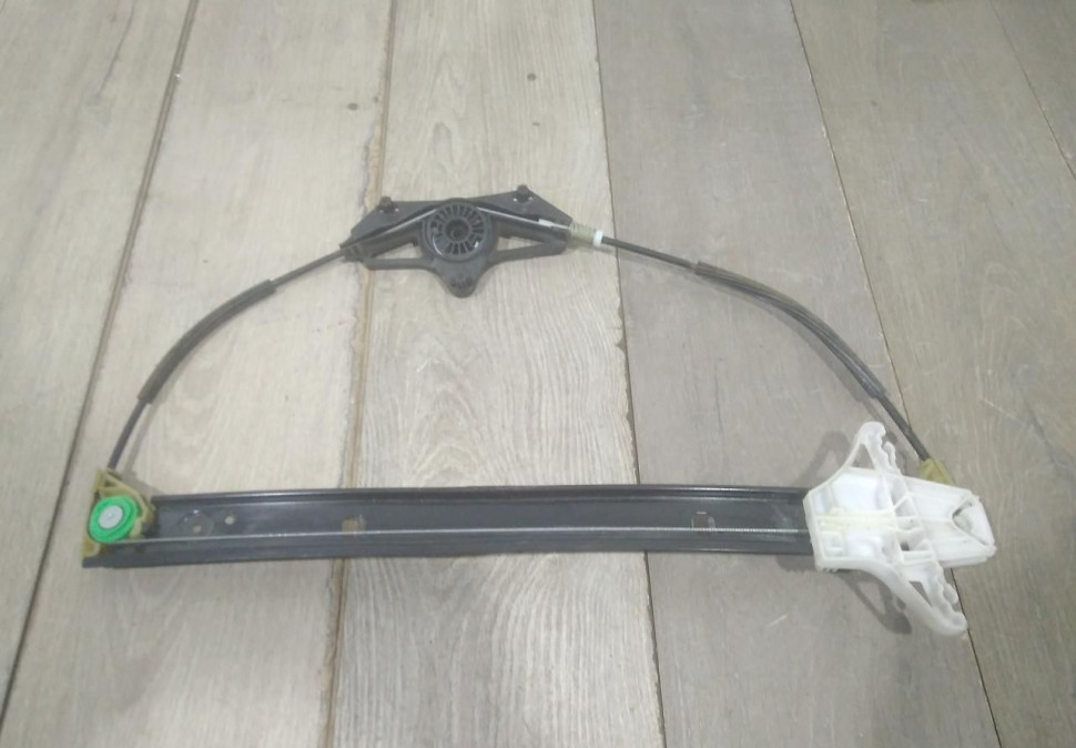 Стеклоподъемник задней левой двери электрический бу Skoda Octavia A7 OEM 5E0839461