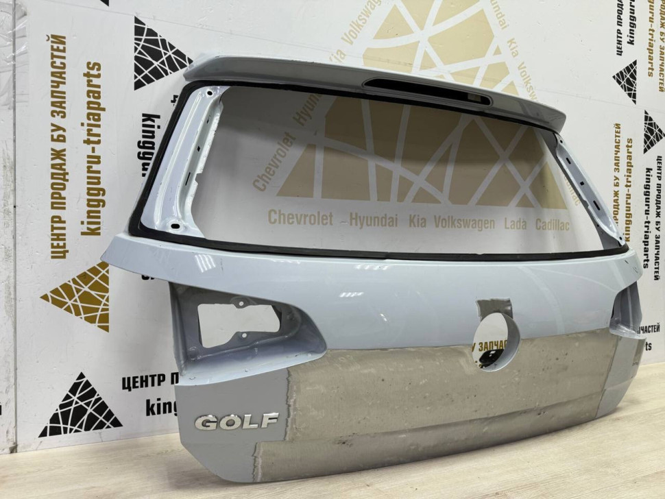 Крышка багажника Volkswagen Golf 7 oem 5G6827025H Крышка багажника Volkswagen Golf 7 oem 5G6827025H