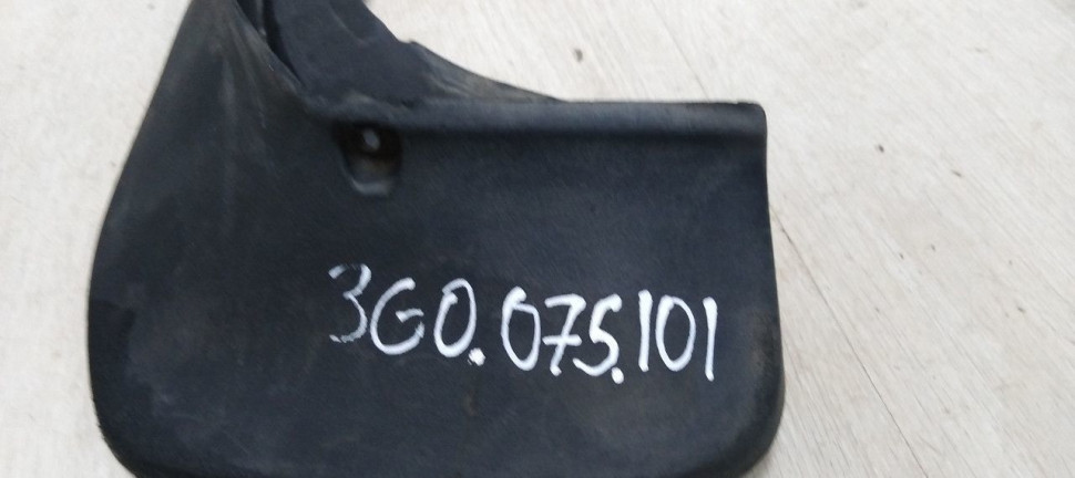 Брызговик задний левый Volkswagen Passat B8 2014> oem 3G0075101 Брызговик задний левый Volkswagen Passat B8 2014> oem 3G0075101