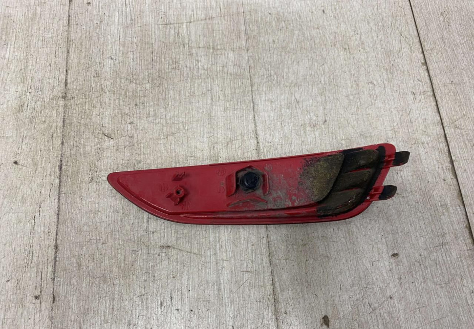 Катафот левый Hyundai Solaris 1 х/б  дорестайлинг 2010-2014 oem 924051R200