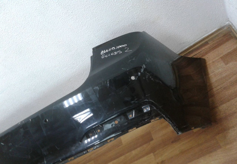 Бампер задний Hyundai Genesis 2 oem 86611b1000 (трещины) Бампер задний Hyundai Genesis 2 oem 86611b1000 (трещины)