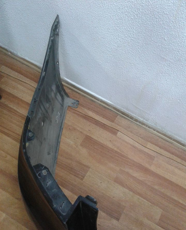 Бампер задний Hyundai Genesis 2 oem 86611b1000 (трещины) Бампер задний Hyundai Genesis 2 oem 86611b1000 (трещины)