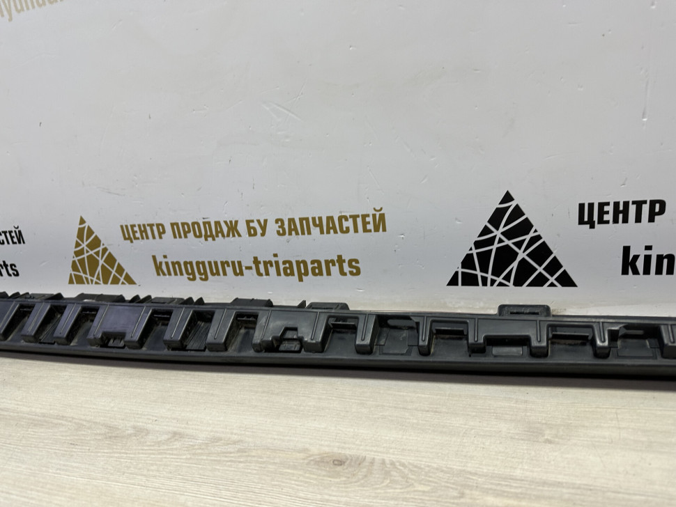 Порог правый бу Renault Duster OEM 764260812R Порог правый бу Renault Duster OEM 764260812R