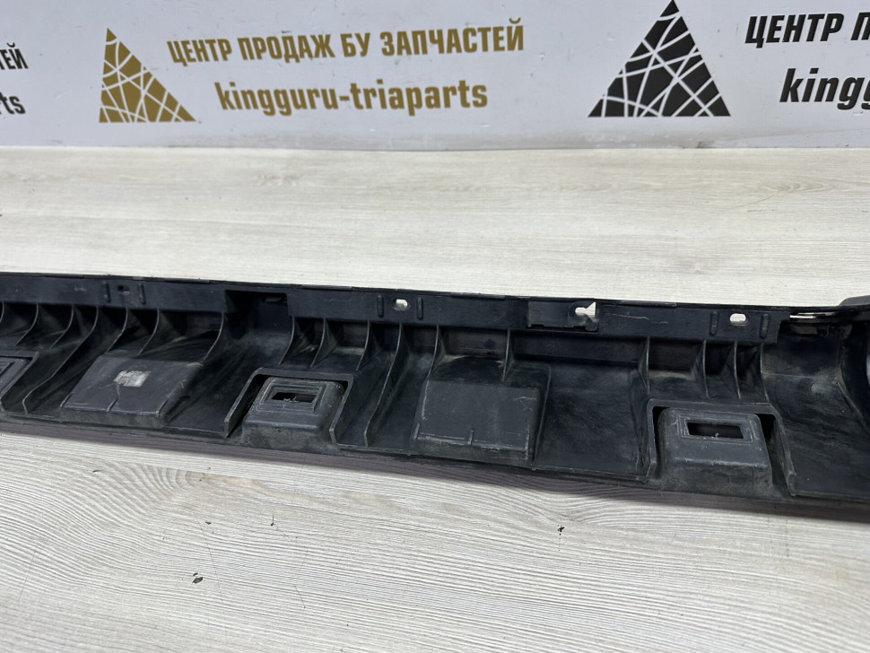 Порог правый бу Renault Duster OEM 764260812R Порог правый бу Renault Duster OEM 764260812R