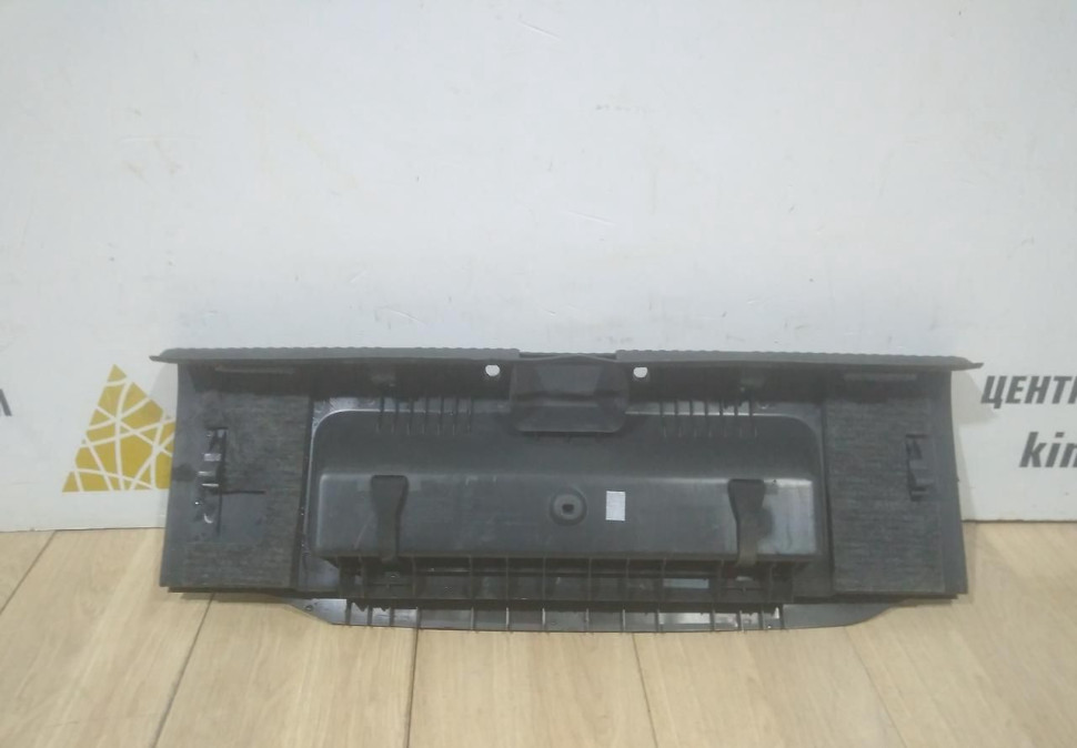 Обивка задней панели бу Skoda Octavia A7 OEM 5E5863485