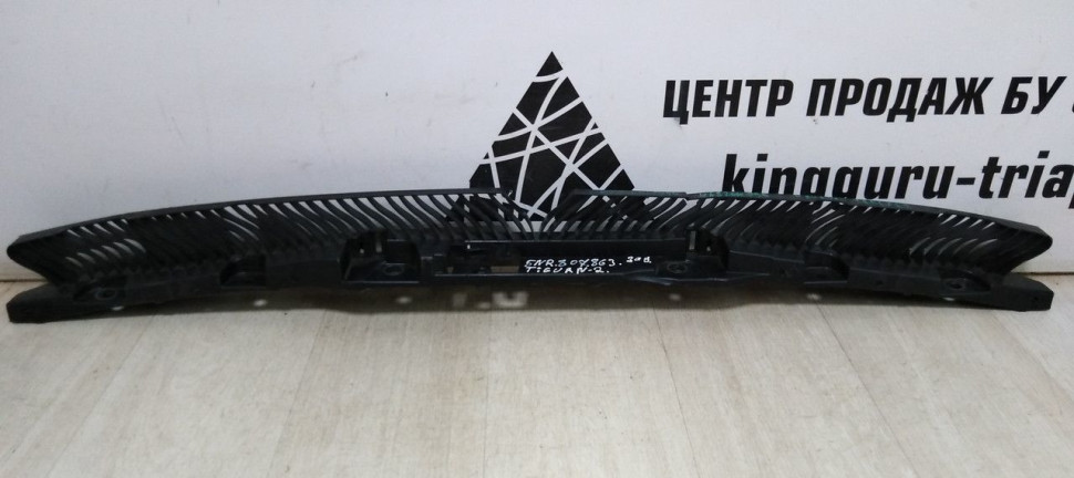 Кронштейн заднего бампера Volkswagen Tiguan 2 oem 5nr807863