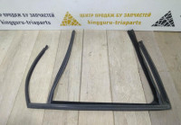 Уплотнитель стекла двери задний правый бу BMW X5 F15 OEM 51357289668