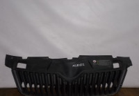Решетка радиатора бу Skoda Fabia 2 OEM 5J0853668C