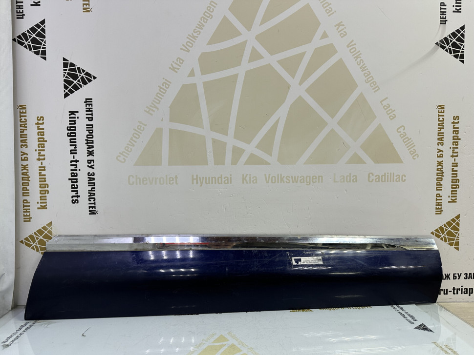 Молдинг двери пер прав Volkswagen Touareg 10- (скл-1)
