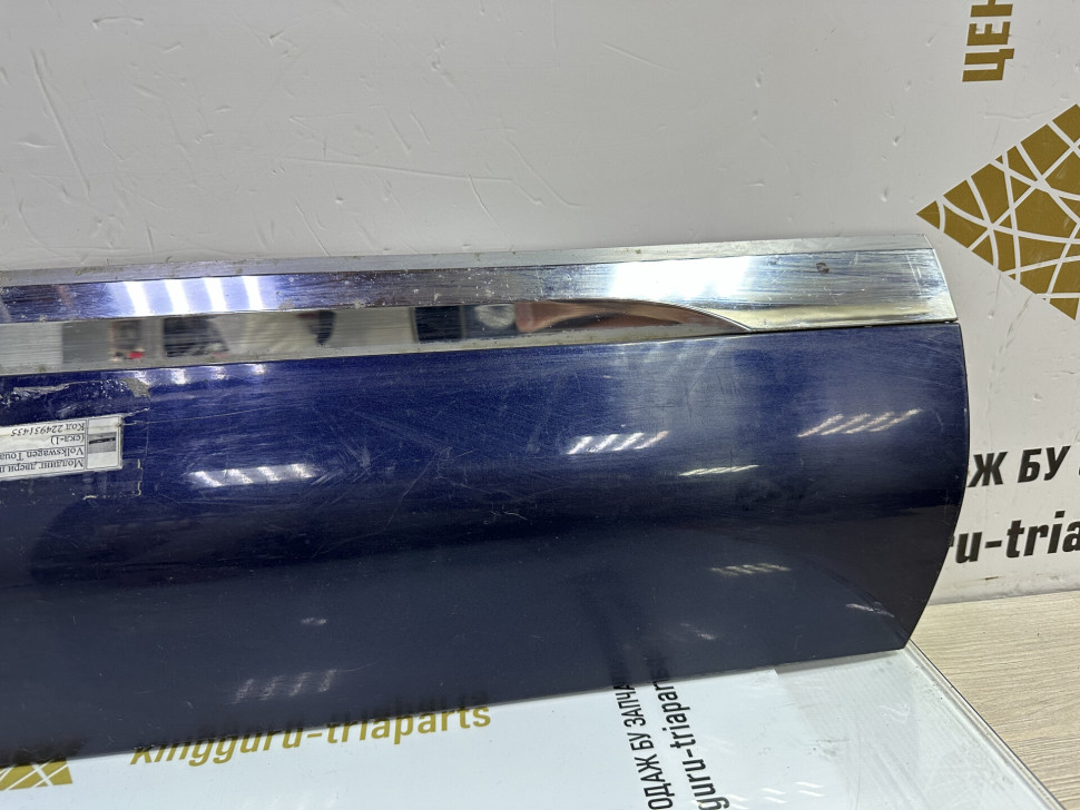 Молдинг двери пер прав Volkswagen Touareg 10- (скл-1) Молдинг двери пер прав Volkswagen Touareg 10- (скл-1)