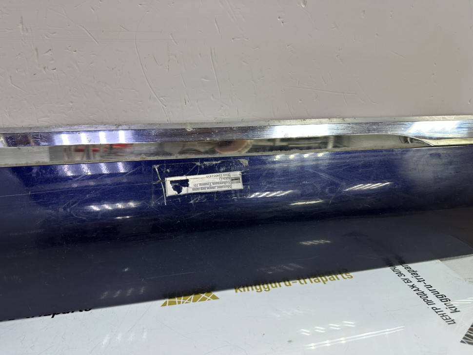 Молдинг двери пер прав Volkswagen Touareg 10- (скл-1) Молдинг двери пер прав Volkswagen Touareg 10- (скл-1)