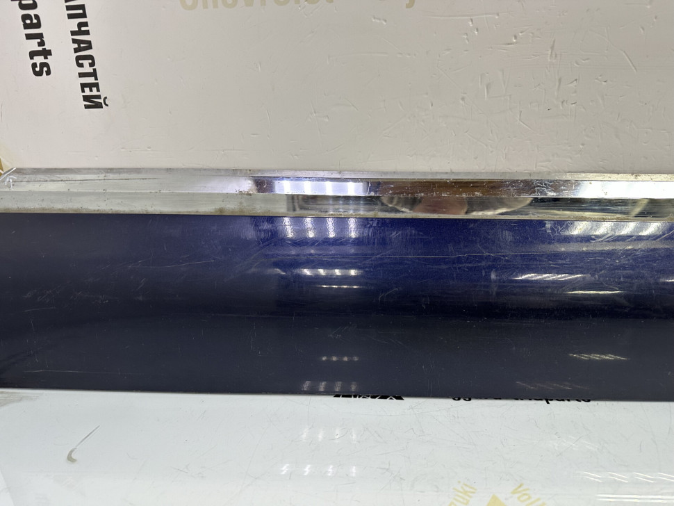 Молдинг двери пер прав Volkswagen Touareg 10- (скл-1) Молдинг двери пер прав Volkswagen Touareg 10- (скл-1)