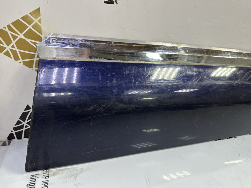 Молдинг двери пер прав Volkswagen Touareg 10- (скл-1) Молдинг двери пер прав Volkswagen Touareg 10- (скл-1)