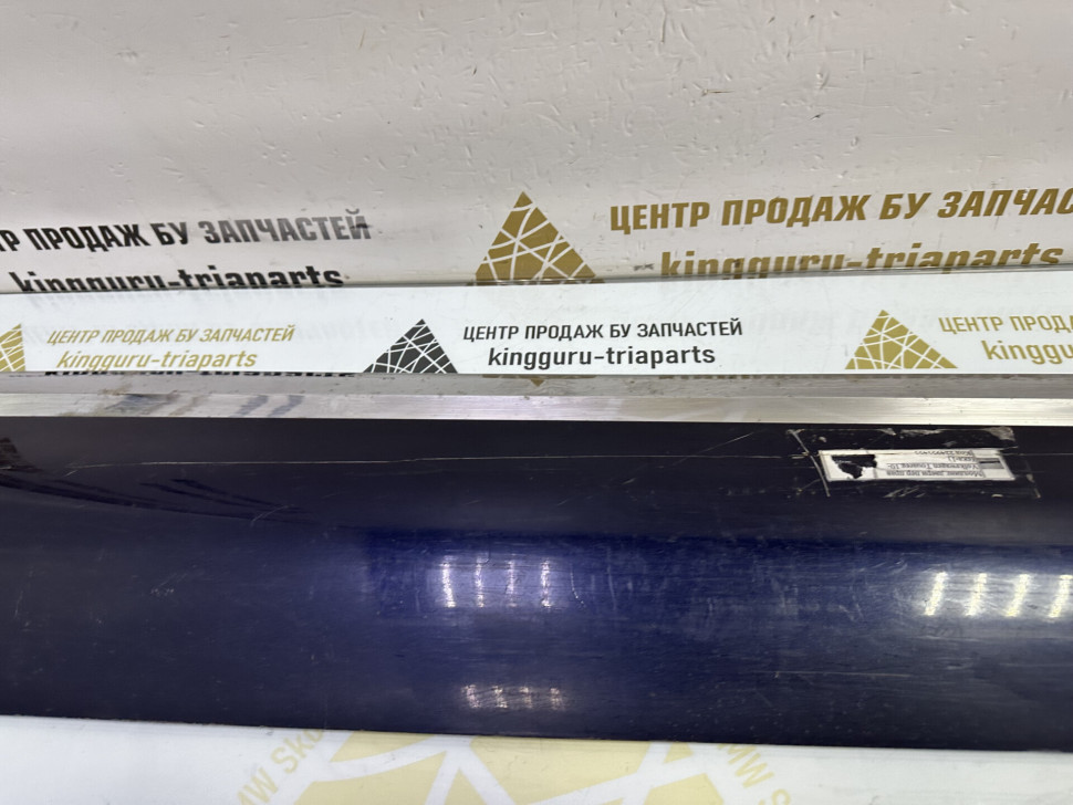 Молдинг двери пер прав Volkswagen Touareg 10- (скл-1) Молдинг двери пер прав Volkswagen Touareg 10- (скл-1)