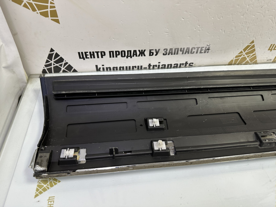 Молдинг двери пер прав Volkswagen Touareg 10- (скл-1) Молдинг двери пер прав Volkswagen Touareg 10- (скл-1)