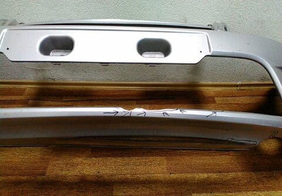 Бампер передний Lada Granta (11>) трещины oem 2191280301501 (скл-3) Бампер передний Lada Granta (11>) трещины oem 2191280301501 (скл-3)