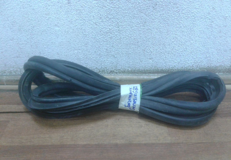 Уплотнитель крышки багажника  Genesis G80 (13>16)