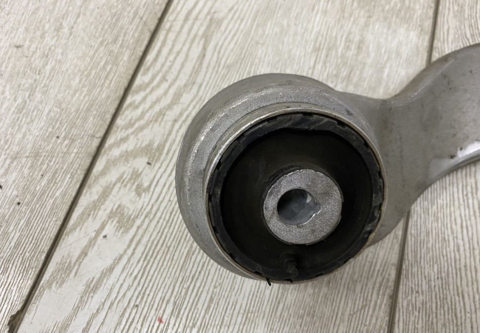 Рычаг передний левый BMW 7 G11 OEM 31126861157