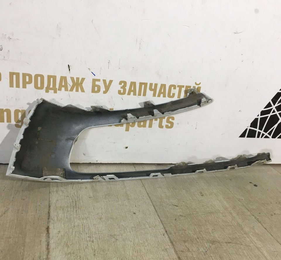 Решетка ПТФ правая Volkswagen Touareg 2 NF 14-18 рест oem 7P6807490 Решетка ПТФ правая Volkswagen Touareg 2 NF 14-18 рест oem 7P6807490