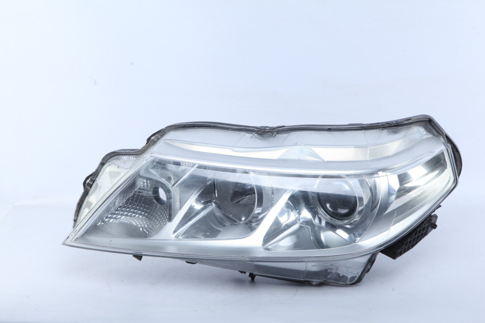 Фара галоген левая Suzuki Vitara 2 OEM 3532054P20