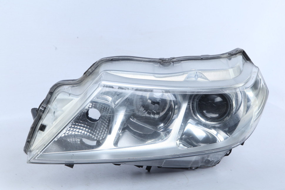 Фара галоген левая Suzuki Vitara 2 OEM 3532054P20