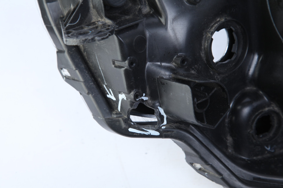 Фара галоген левая Suzuki Vitara 2 OEM 3532054P20