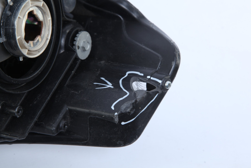 Фара галоген левая Suzuki Vitara 2 OEM 3532054P20